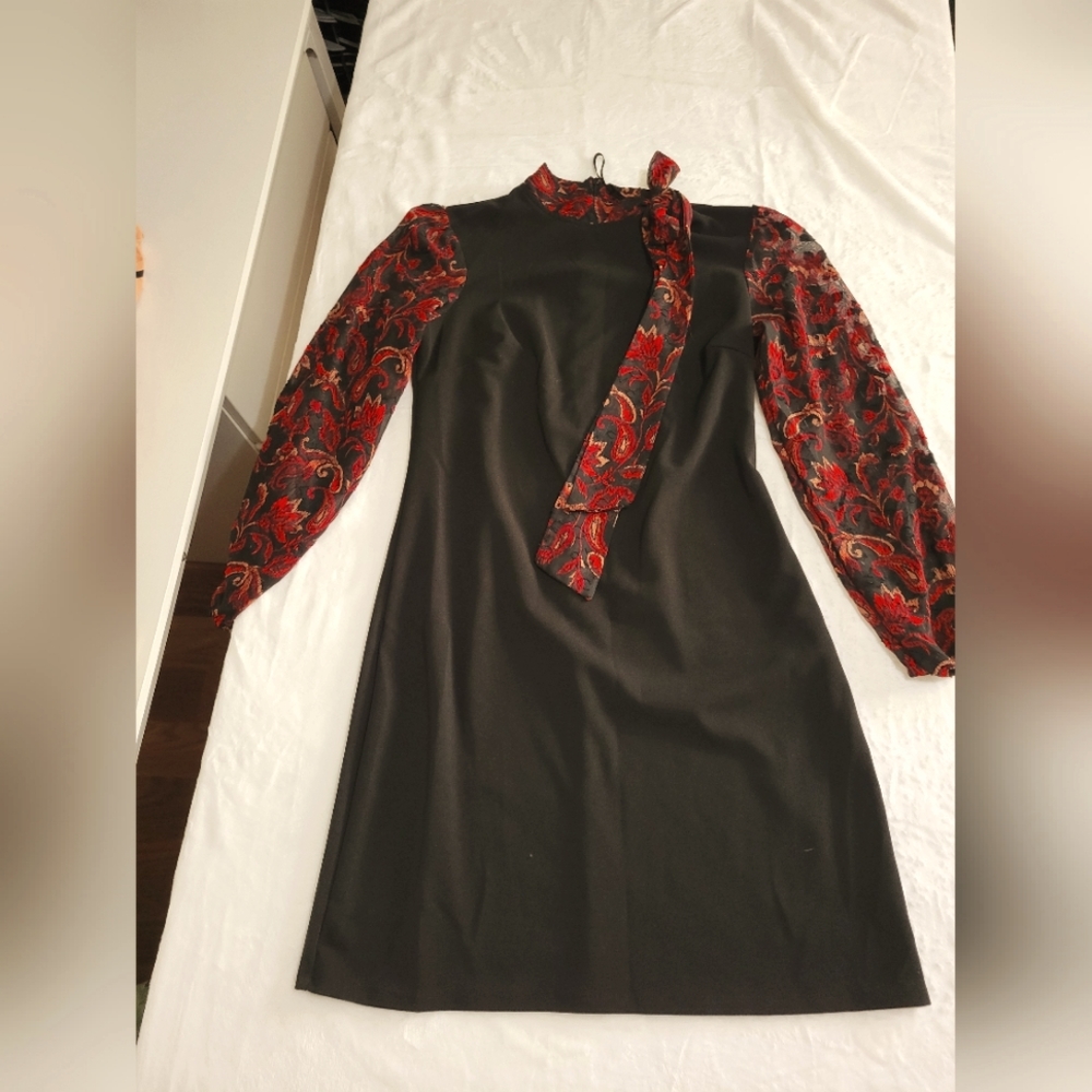 Glamour nights red accent dress
